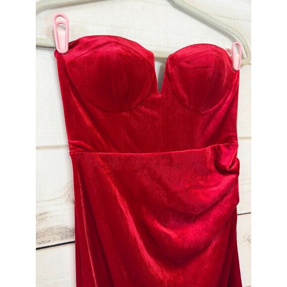 Yumi Kim Bright Red Velvet Strapless Dress Holiday Party Sz SM Anthropologie - Picture 5 of 5